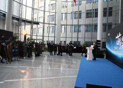 2021年2月26日，“中外媒体走进10 亿级新冠疫苗生产基地”活动在亚洲午夜成人满18免费网站中国生物北京生物所举行，20余家中外媒体受邀参加